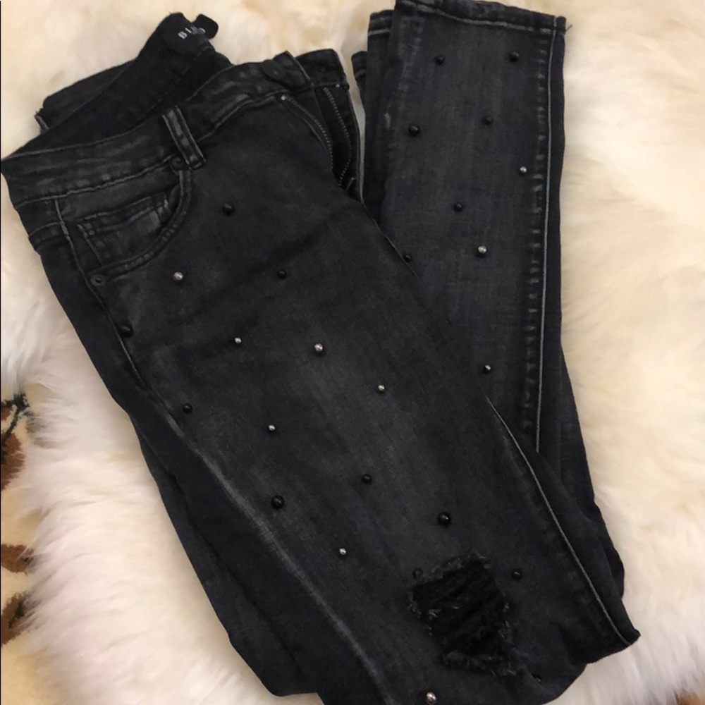 Cut Out Jeans